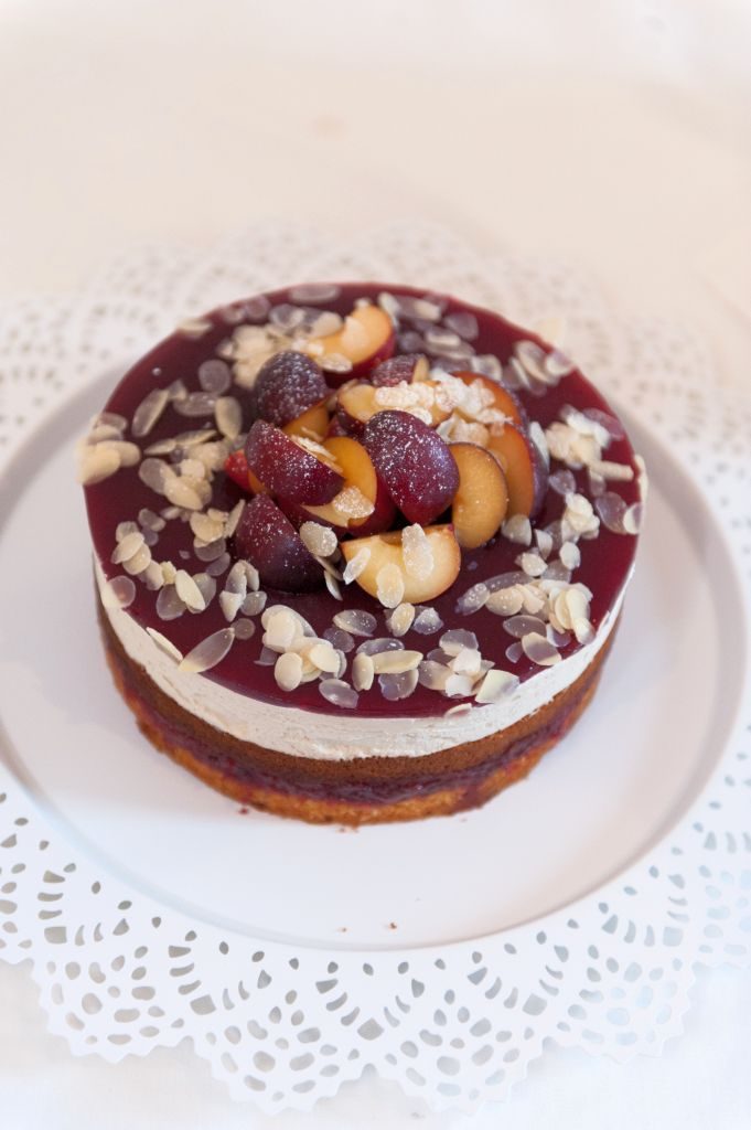 Pflaumenröster-Rotweinschaum-Torte